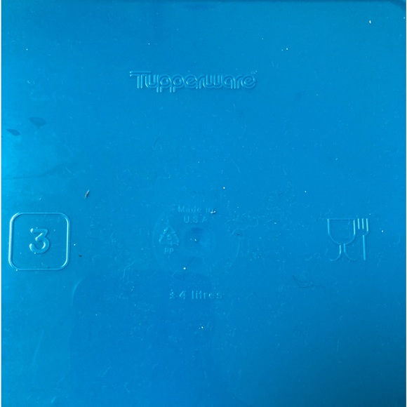 Tupperware square set - Picture 5 of 5